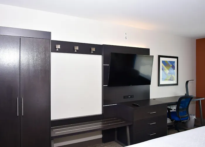 Hotel Express & - - O'hare By Ihg Bensenville
