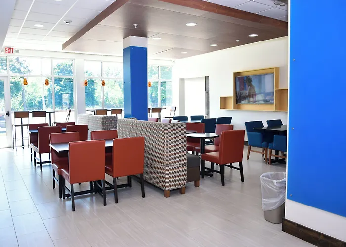 Hotel Express & - - O'hare By Ihg 3*